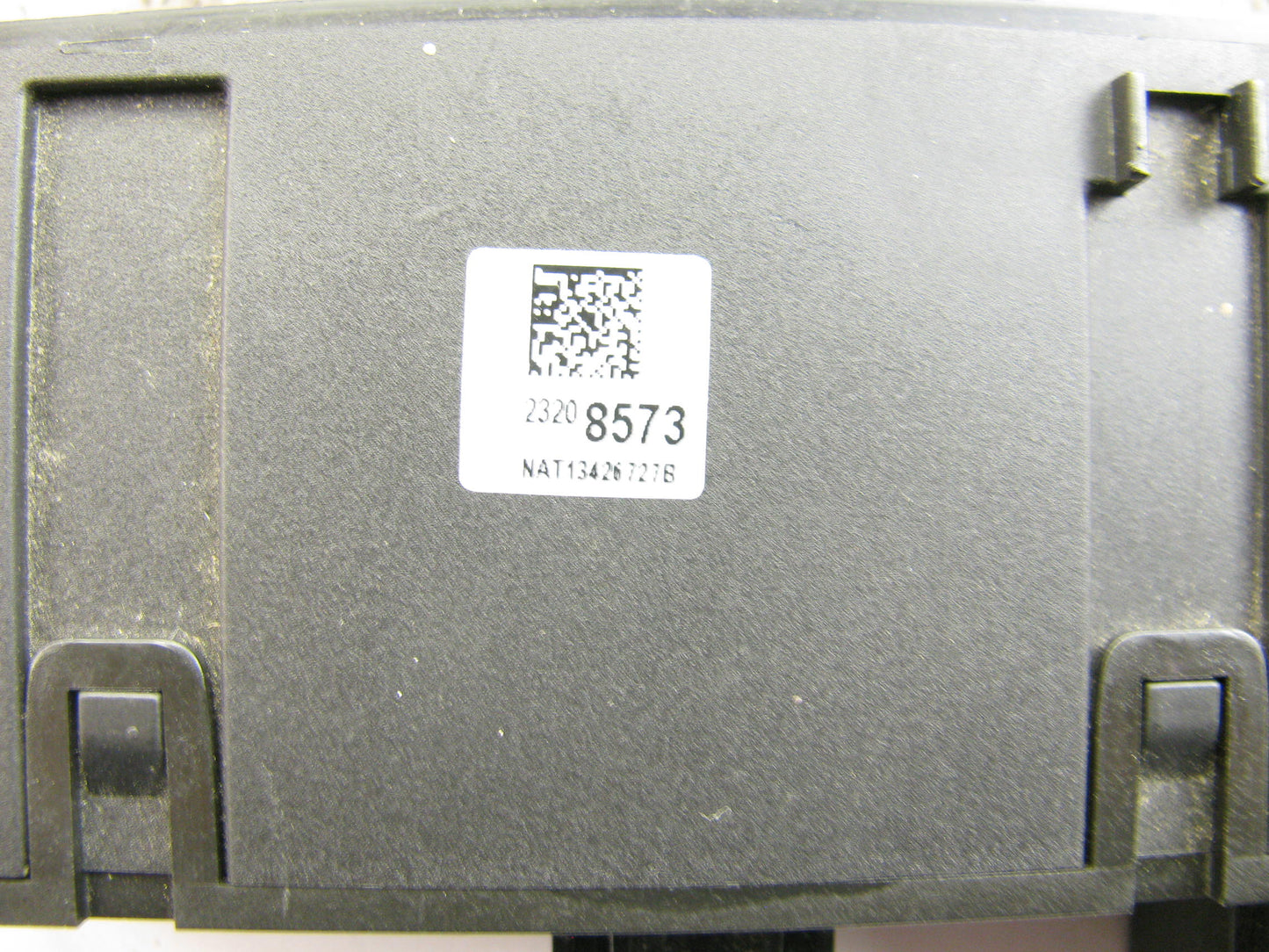NEW OEM GM Center Console Rear Radio Audio Control USB, RCA Ports 23208573