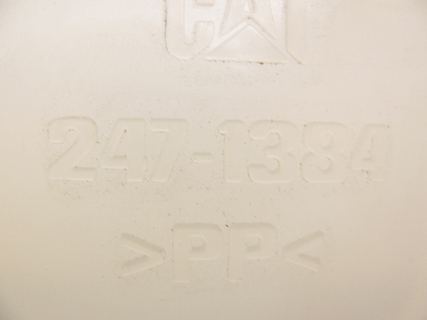 NEW UNBOX OEM Coolant Tank 2471384 For CAT Backhoe Loader 416 420 422 428 430