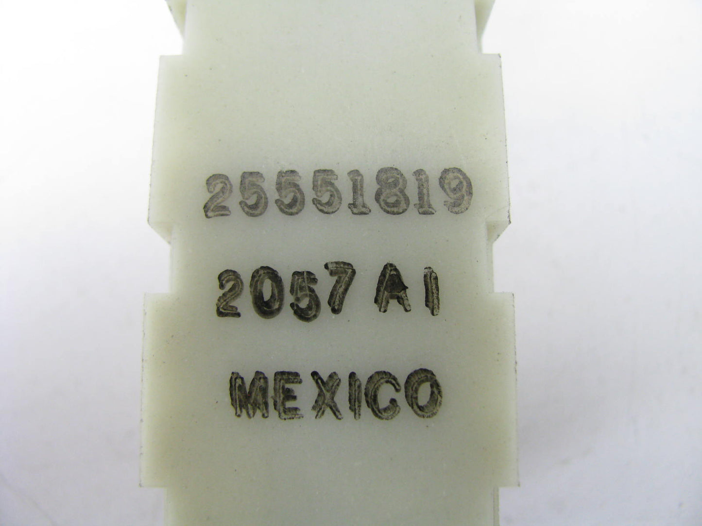 NEW - OUT OF BOX GM 25551819 Brake Lamp Light Switch