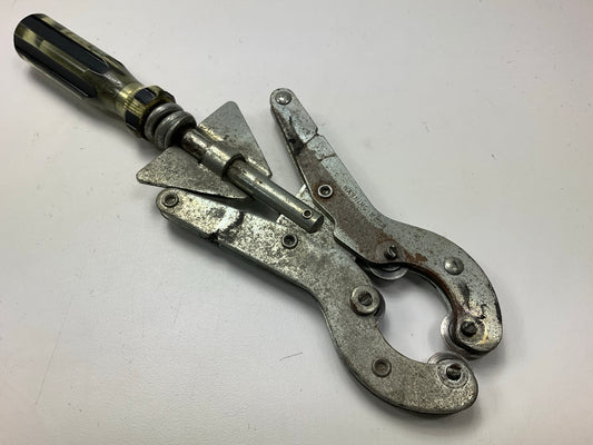 USED Tool #4 - Lisle 31500 Muffler Exhaust Cutter Tool 1-3/8''-2-1/2'' Pipe