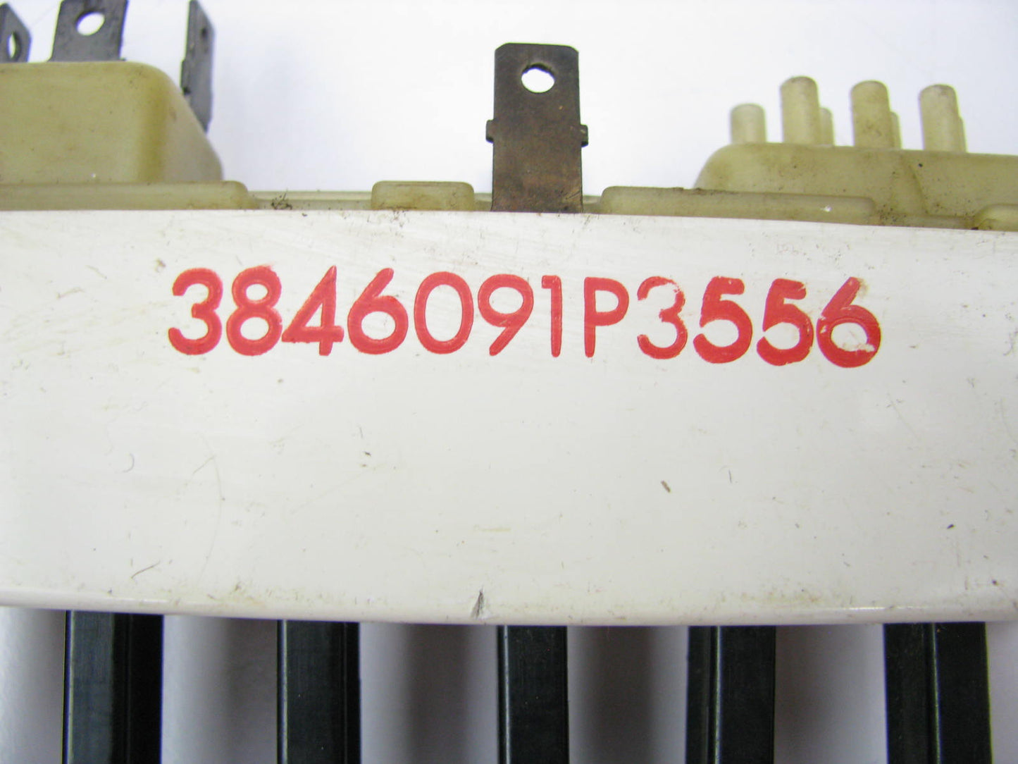 NEW - OUT OF BOX 3846091 A/C Heater Push Button Control Switch For Mopar