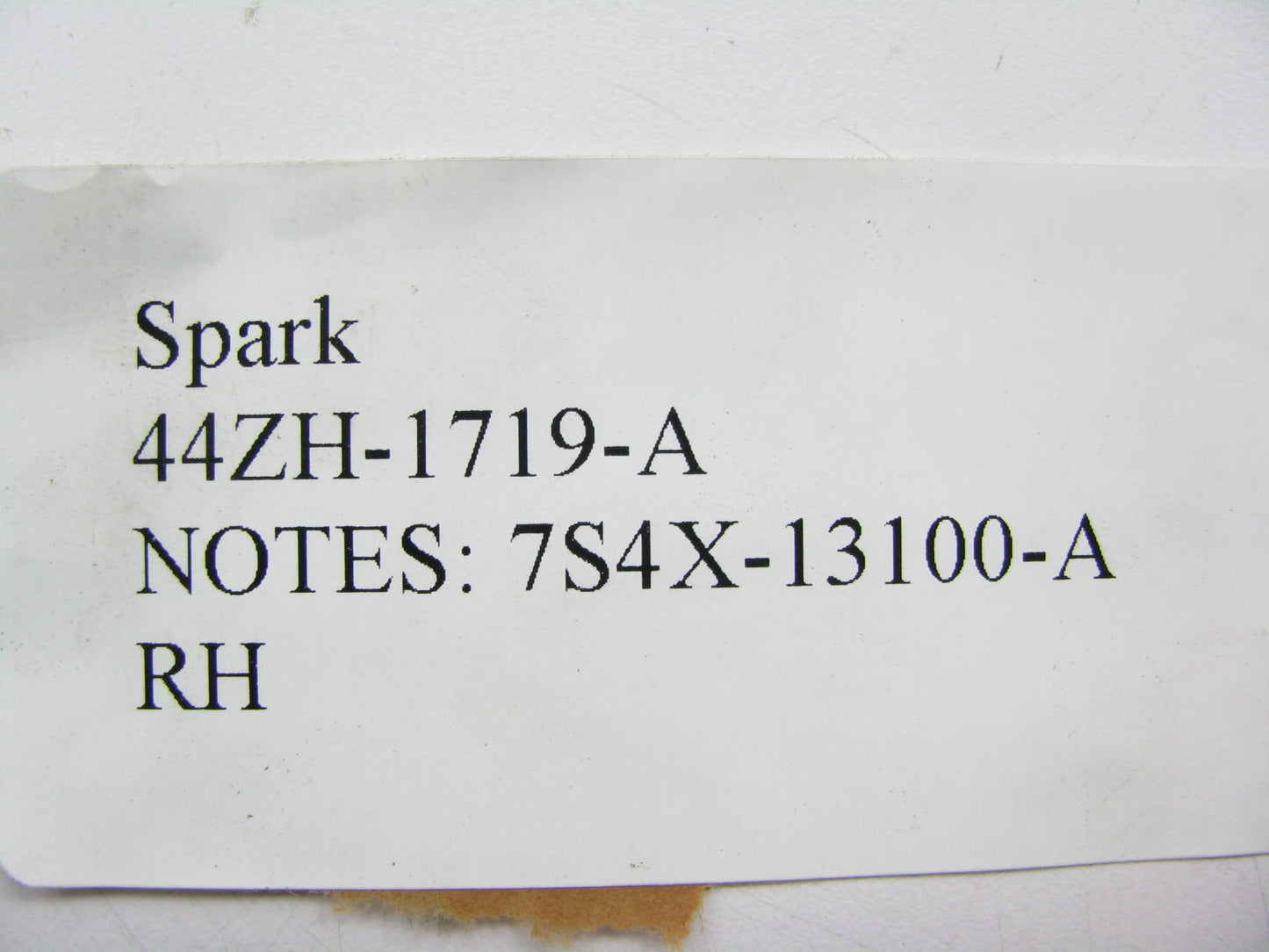 NEW - OUT OF BOX OEM 2005-2007 Ford Focus RIGHT Headlight Headlamp Lamp