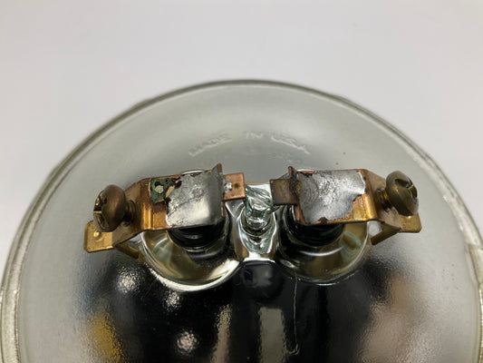 Wagner 4537-3 100-watt Sealed-beam PAR46 Aircraft Landing & Spot Light Bulb 4537