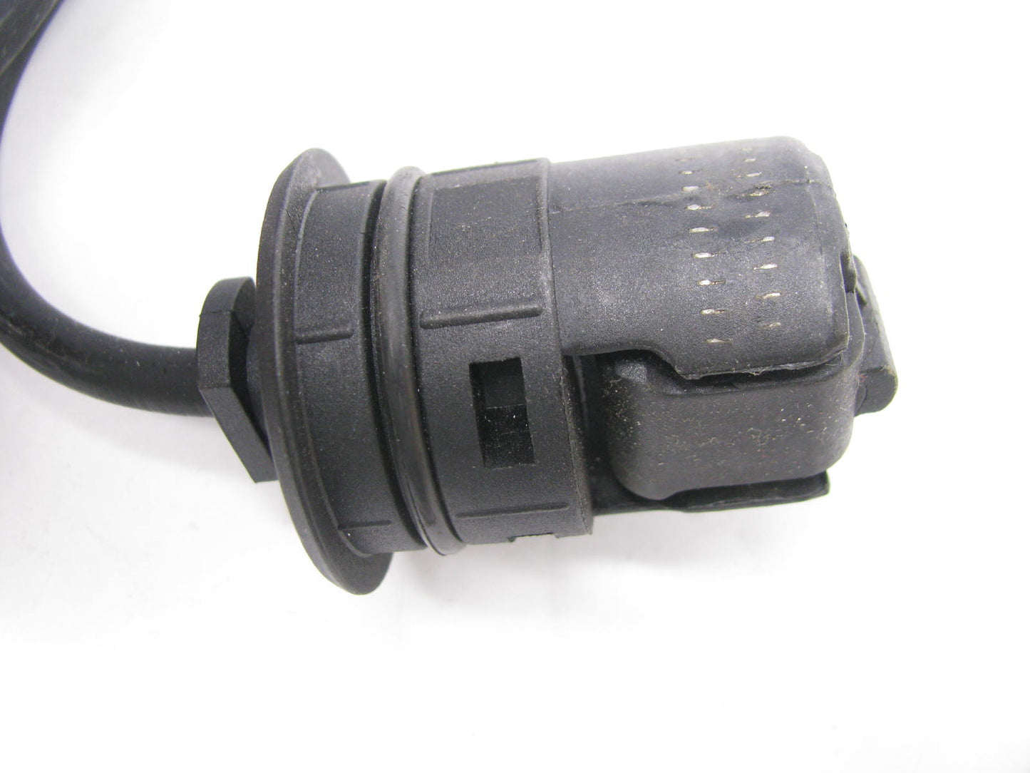 NEW OUT OF BOX - Audi 4B0927807L Rear Left ABS Wheel Speed Sensor 02-04 AUDI A6