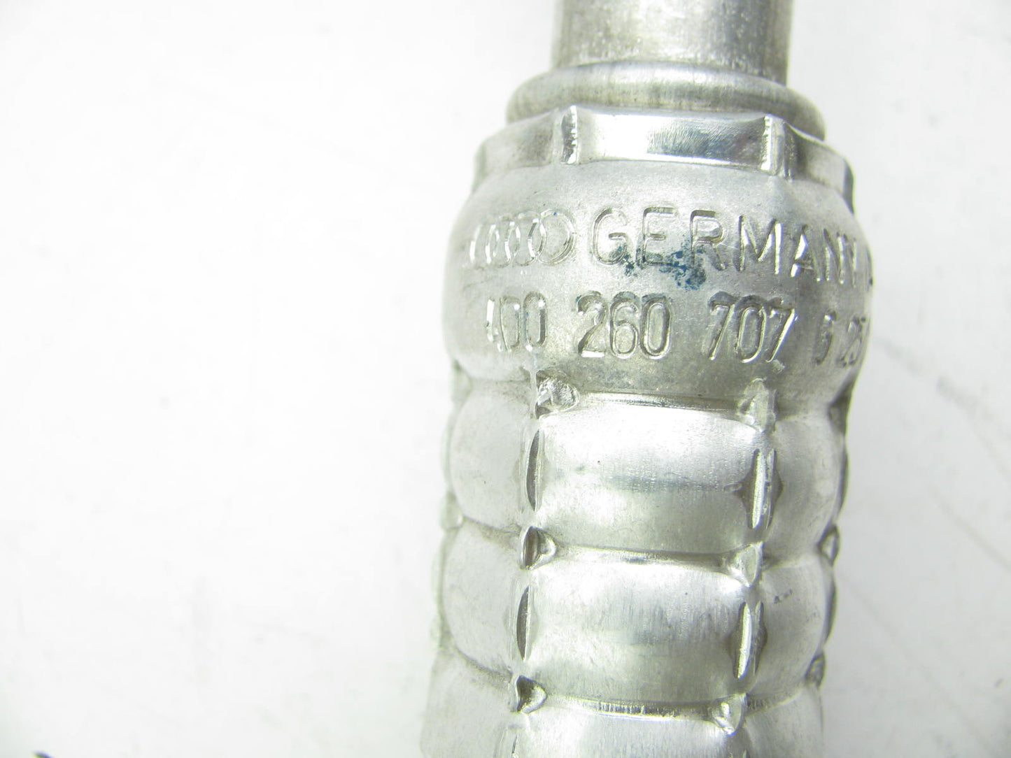 NEW - OUT OF BOX 4D0260707 A/C Suction Hose For 97-03 Audi A8 Quattro 01-03 S8