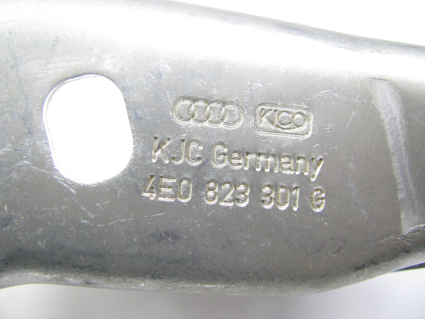 NEW - OUT OF BOX - OEM VW Audi 4E0823301G LEFT Hood Hinge 2003-10 A8 Quattro, S8