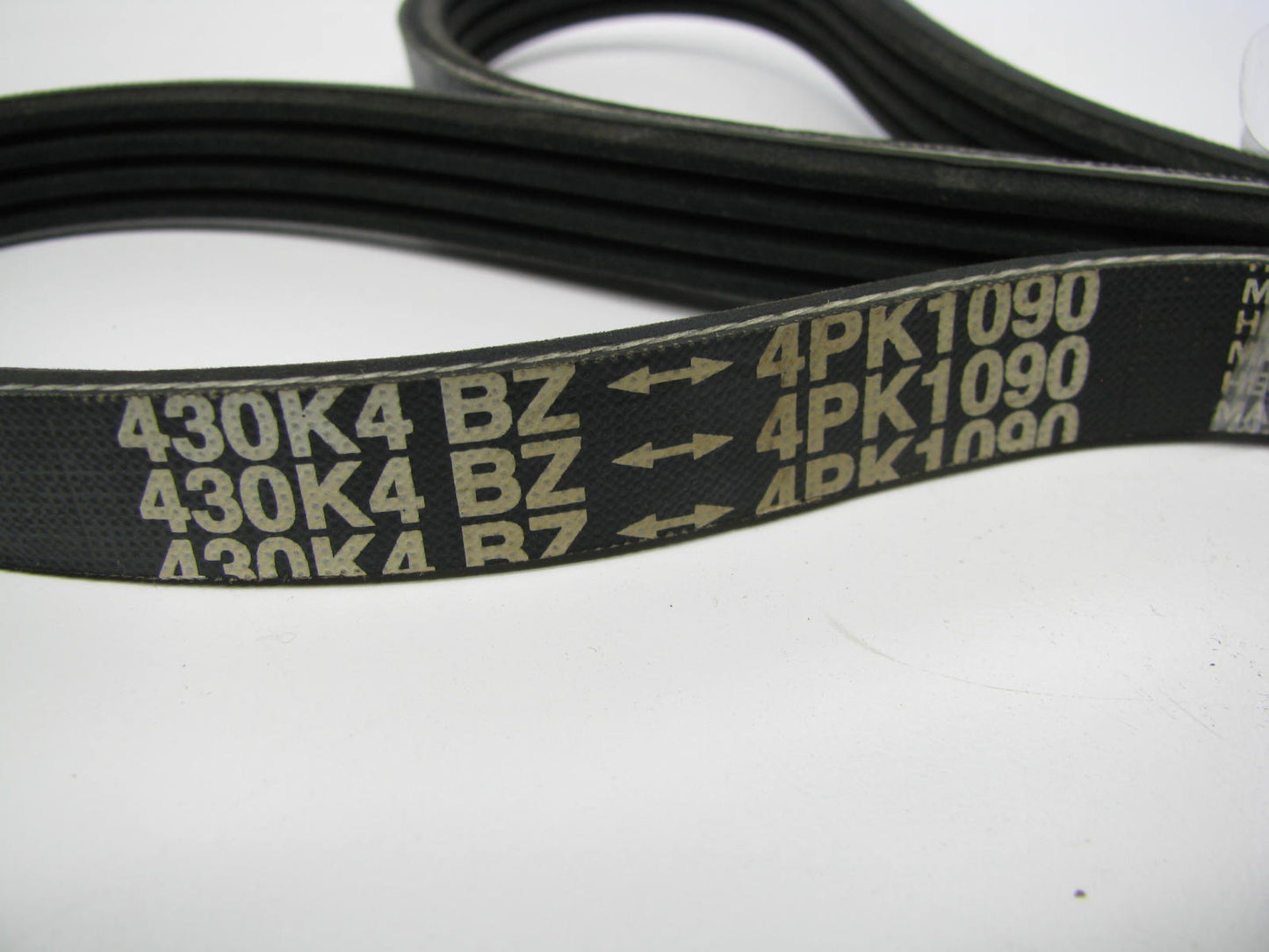 NEW OUT OF BOX - 4PK1090 Serpentine Belt - 0.56'' X 43.50'' - 4 Ribs