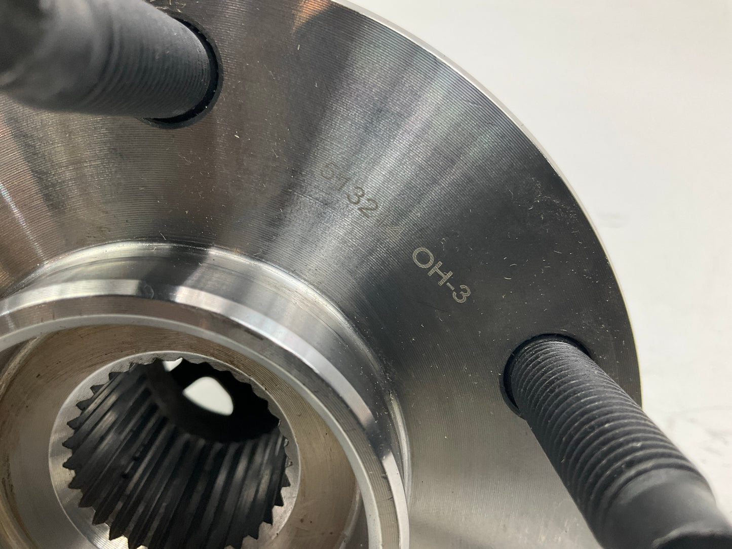 NEW - UNBOXED 513214 Front Wheel Bearing And Hub Assembly