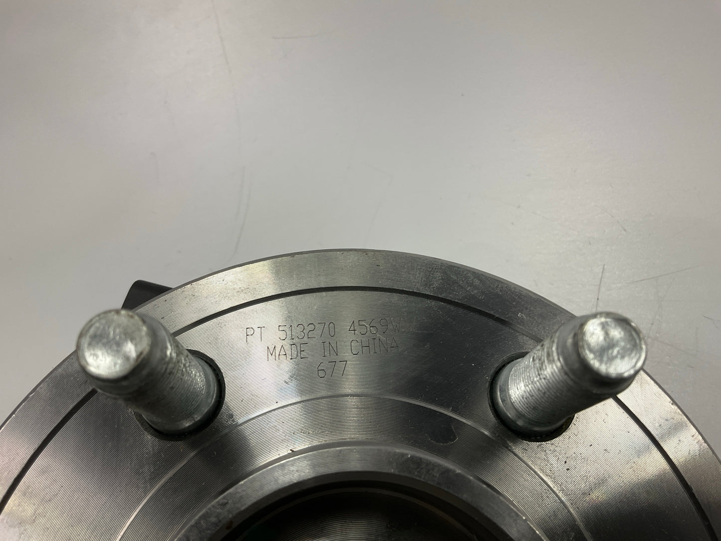 NEW - UNBOXED 513270 Front Wheel Bearing And Hub Assembly