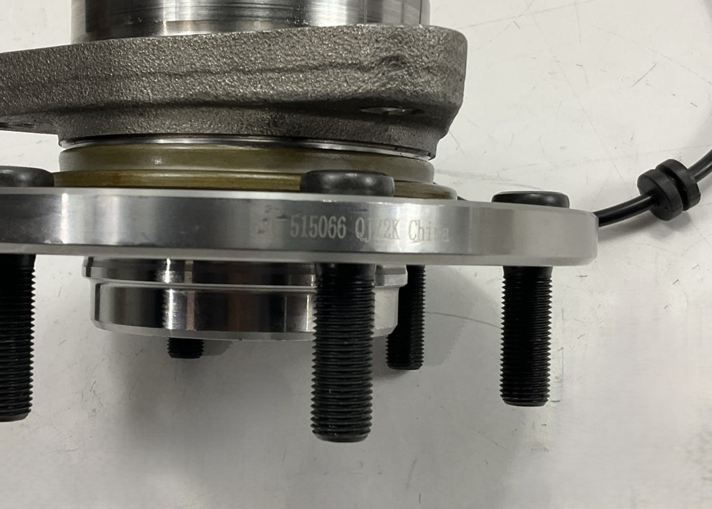 NEW - UNBOXED 515066 Wheel Bearing And Hub Assembly, Front