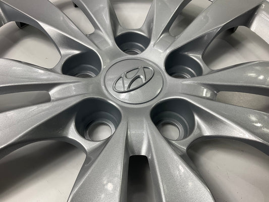 VERY LIGHTLY USED - OEM 52960-3Q010 16'' Wheel Cover Hubcap For 2011-2014 Sonata