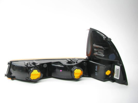NEW UNBOXED OEM RIGHT Passenger Side Turn Signal Light Lamp For 1998-03 Durango