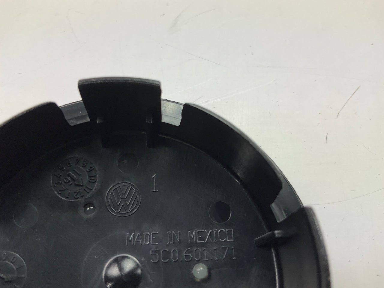 (4) NEW UNBOXED OEM 5C0601171 Wheel Center Caps - 2020-2020 VW Passat
