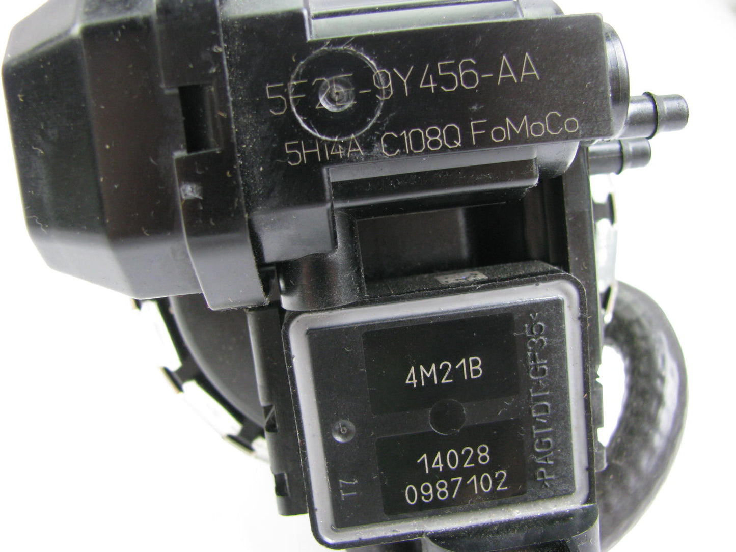 NEW - OUT OF BOX 5F2E-9Y456-AA EGR Valve - EGV1136 7L3Z9D475B EGR4510 CX-2095