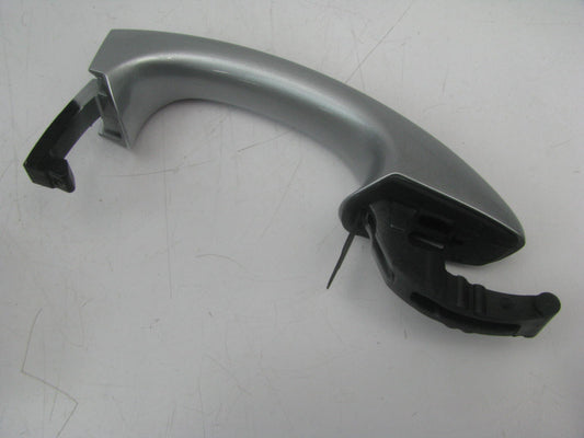 NEW - OUT OF BOX 5GM837206 SILVER Front Right Door Handle 15-18 VW Golf & GTI