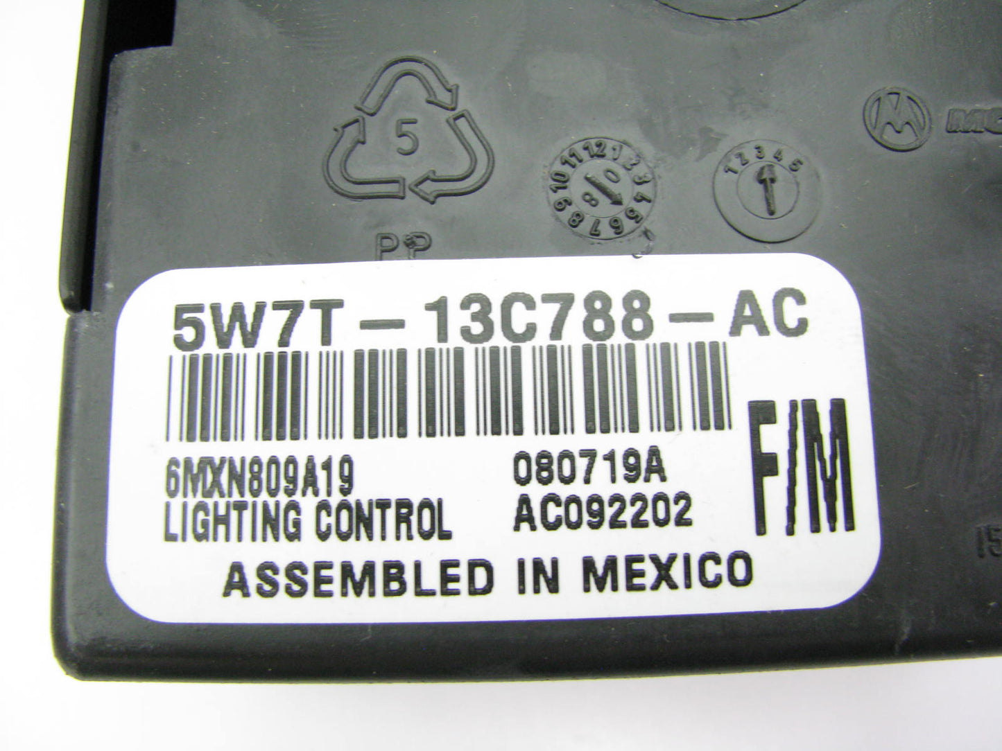NEW - OUT OF BOX FORD 5W7T-13C788-AC Lighting Control Module 2005 Crown Victoria