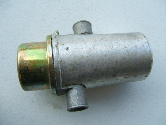 NEW - OUT OF BOX - Carter 6704E Air Bypass Smog Pump Diverter Valve