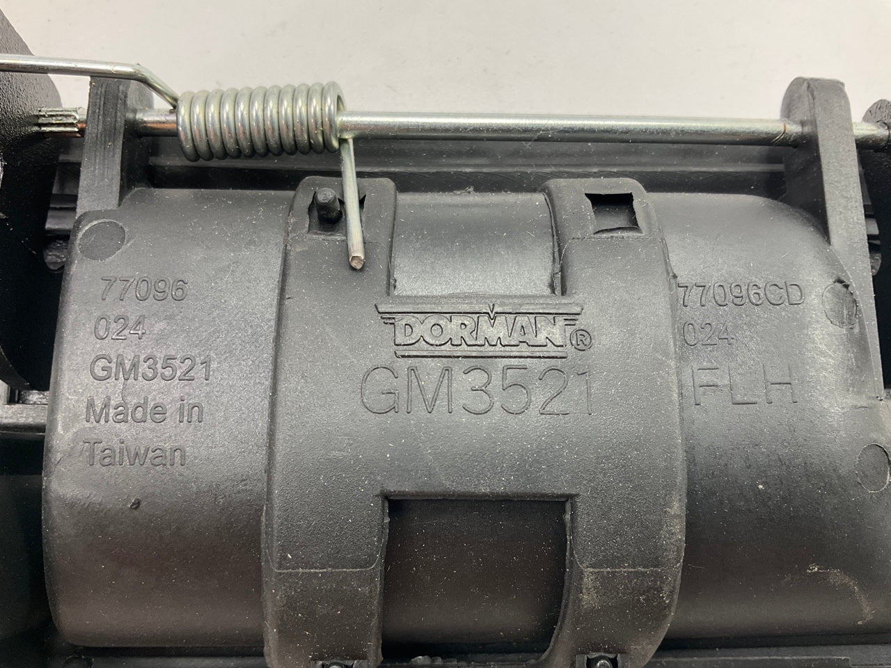 NEW - OUT OF BOX 77096CD Front Left Door Handle