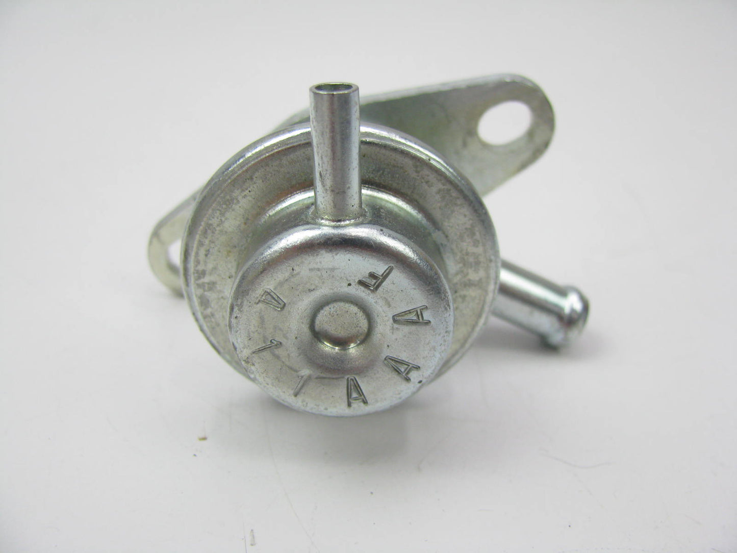 NEW - OUT OF BOX 800-292 Fuel Pressure Regulator 1992 Mitsubishi Eagle 1.8L 2.4L