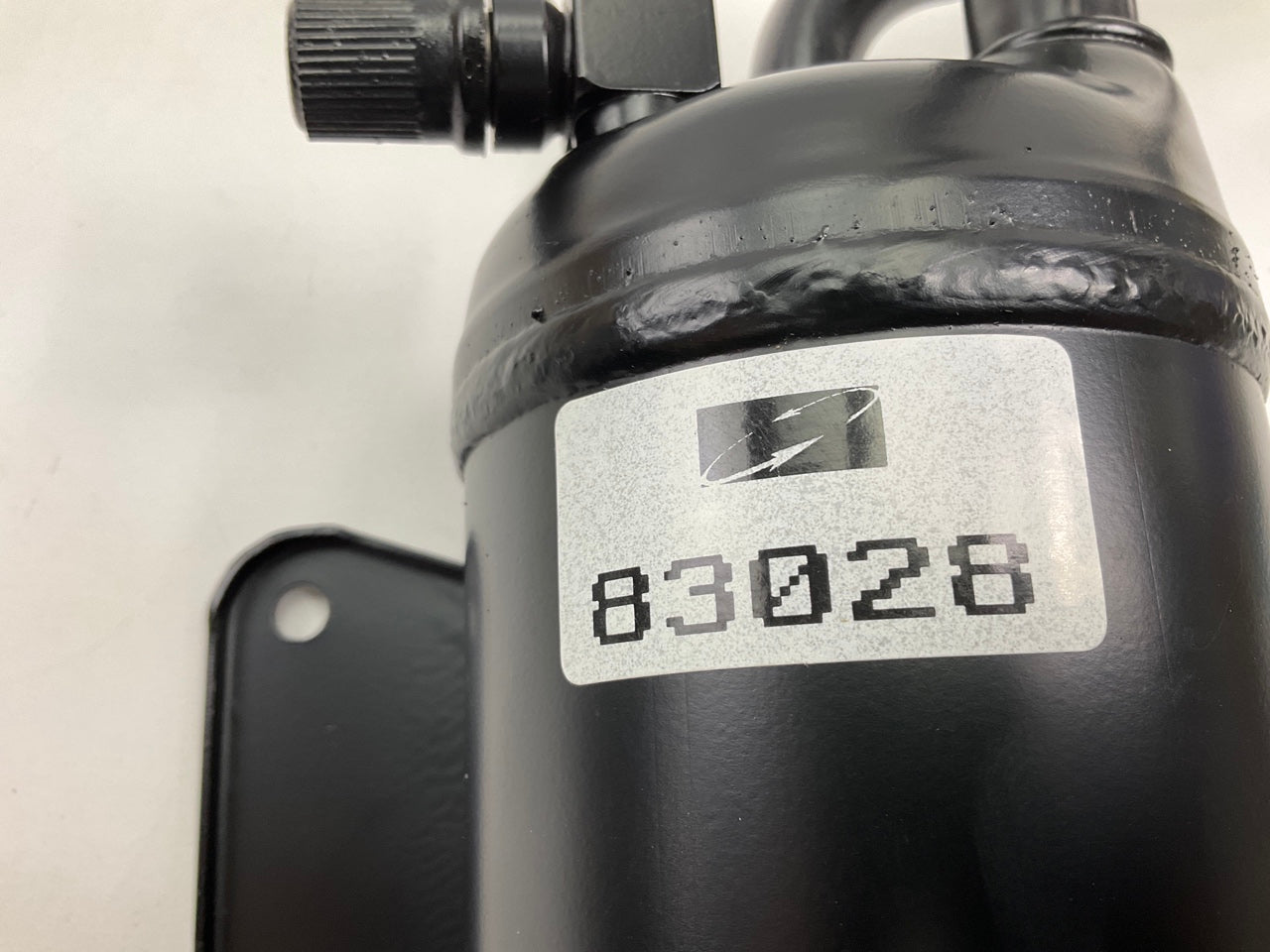 NEW UNBOXED 4 Seasons 83028 A/C Accumulator With Hose Assembly (WITHOUT REAR AC)