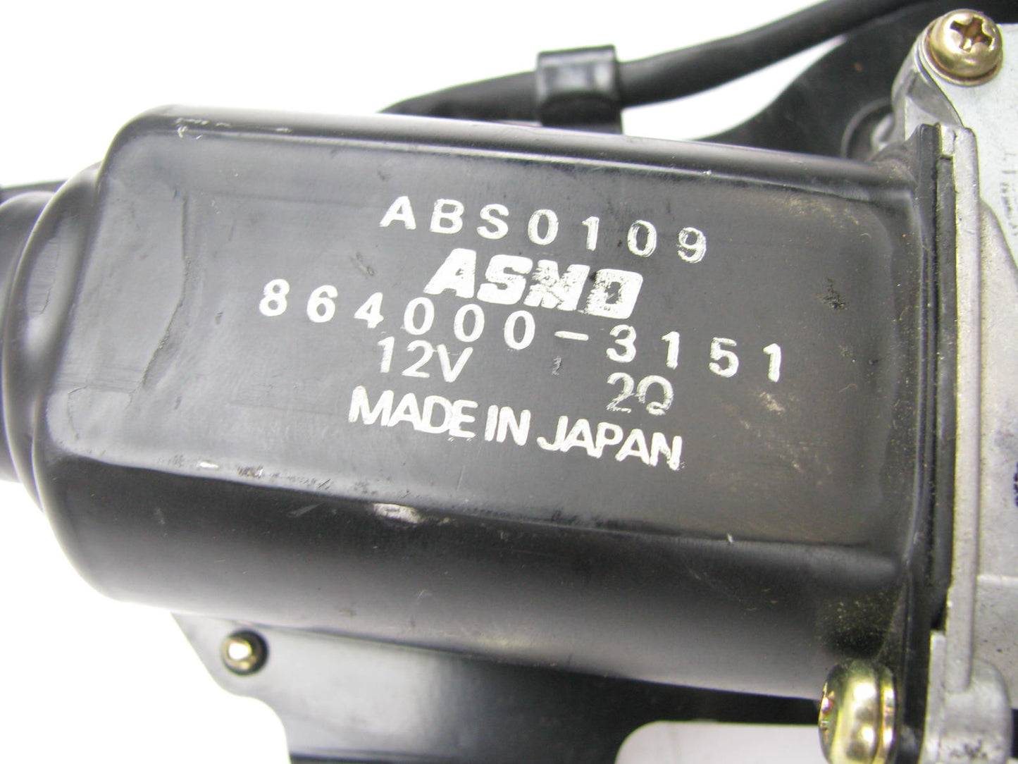 NEW - Out Of Box 864000-3151 Front Right Seat Belt Track & Motor 93 Ford Festiva