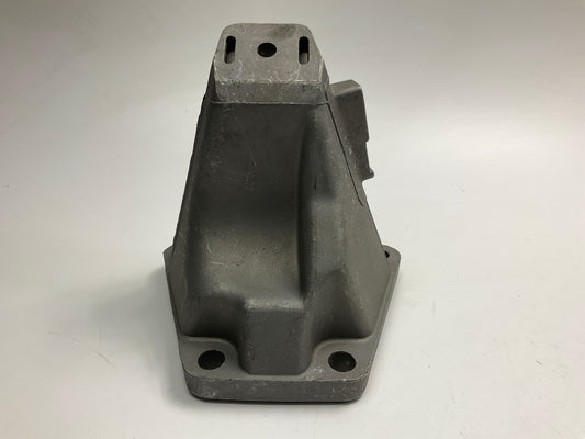 NEW UNBOXED 1998-2005 VW Passat V6 / Audi A4 A6 Right Engine Motor Mount Bracket