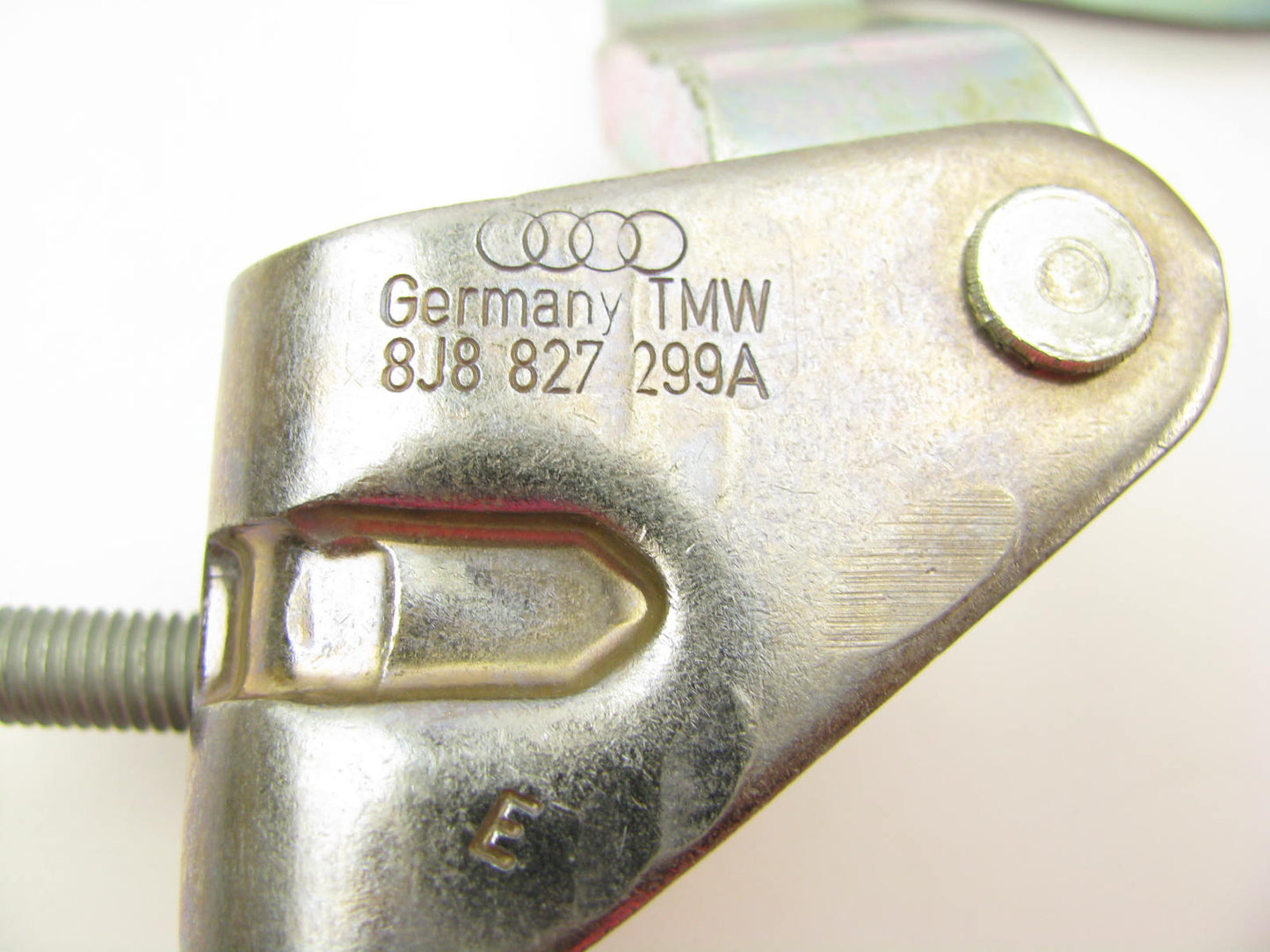 NEW - Out Of Box 8J8827299A Left Liftgate Hinge 08-09 Audi TT 08-15 TT Quattro