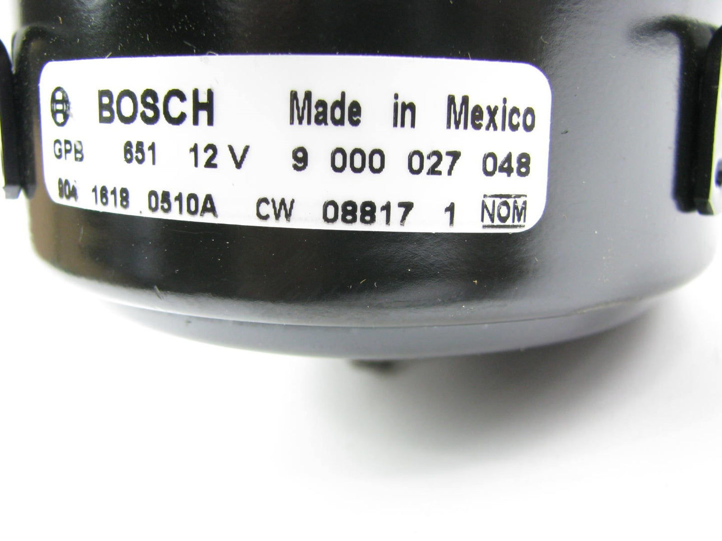 NEW - OUT OF BOX - OEM Bosch 9000027048 Radiator Fan Motor - 2000-02 Ford Focus