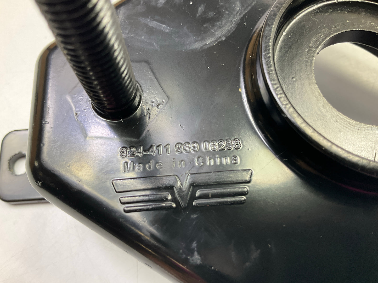 NEW - UNBOXED 924-411 Rear Upper Suspension Strut Mount