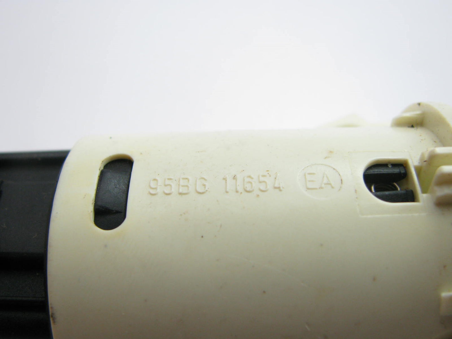 NEW - OUT OF BOX - OEM Ford 95BG-11654-EA Headlight Head Lamp Switch