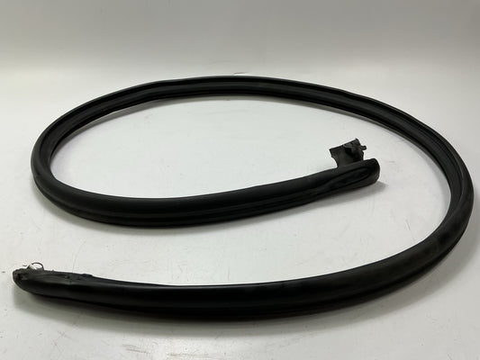 NEW UNBAGGED OEM Right Door Lower Weatherstrip Seal For 97-04 Boxster 9865379020