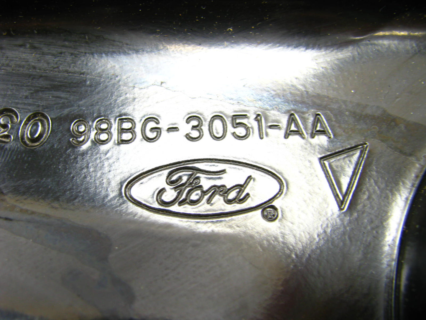 NEW OUT OF BOX OEM Ford 98BG-3051-AA FRONT LOWER LEFT Control Arm W/ Ball Joint