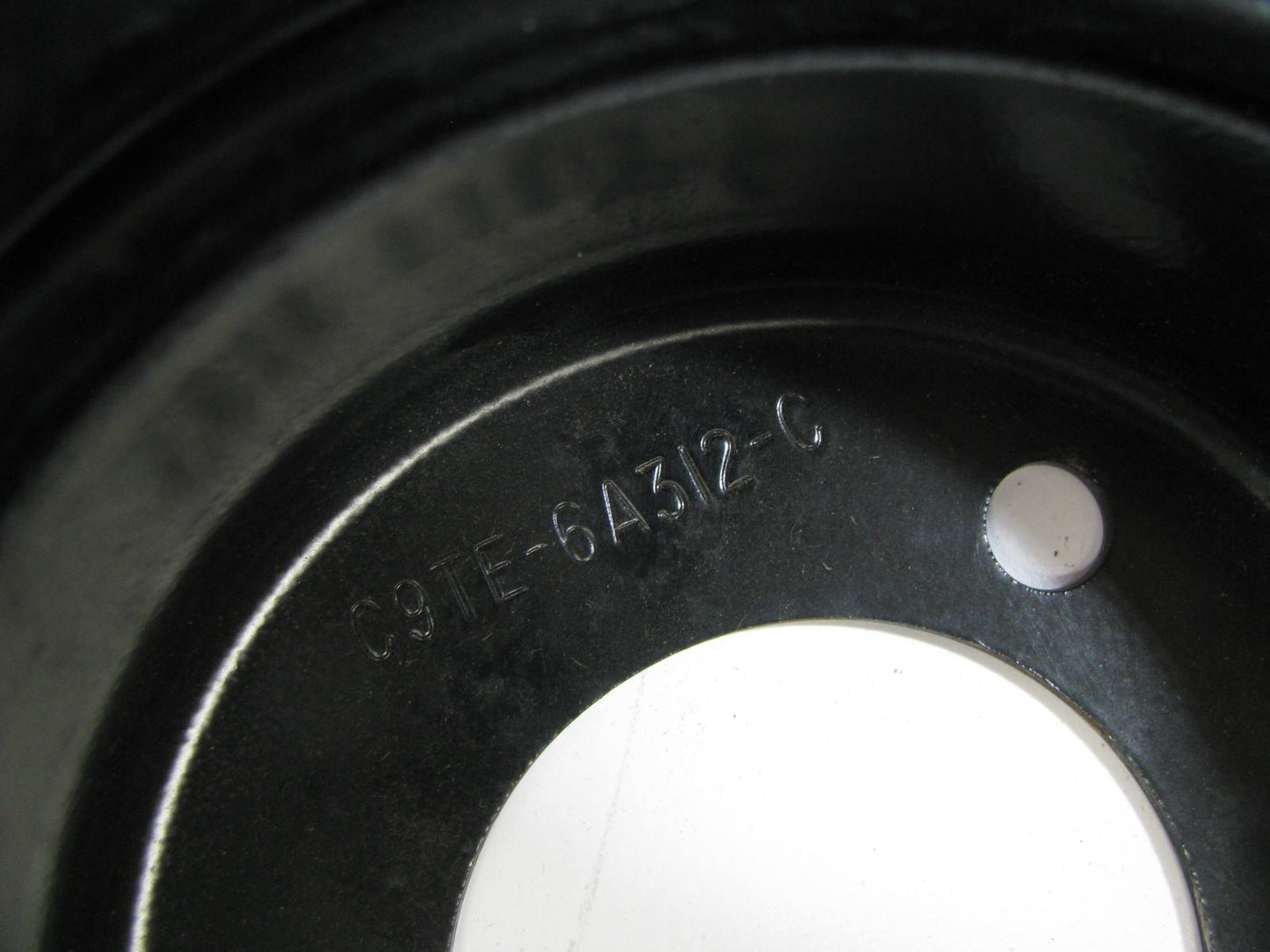 NEW OUT OF BOX OEM C9TE-6A312-C Engine Crankshaft Pulley 69-72 Ford Small Block