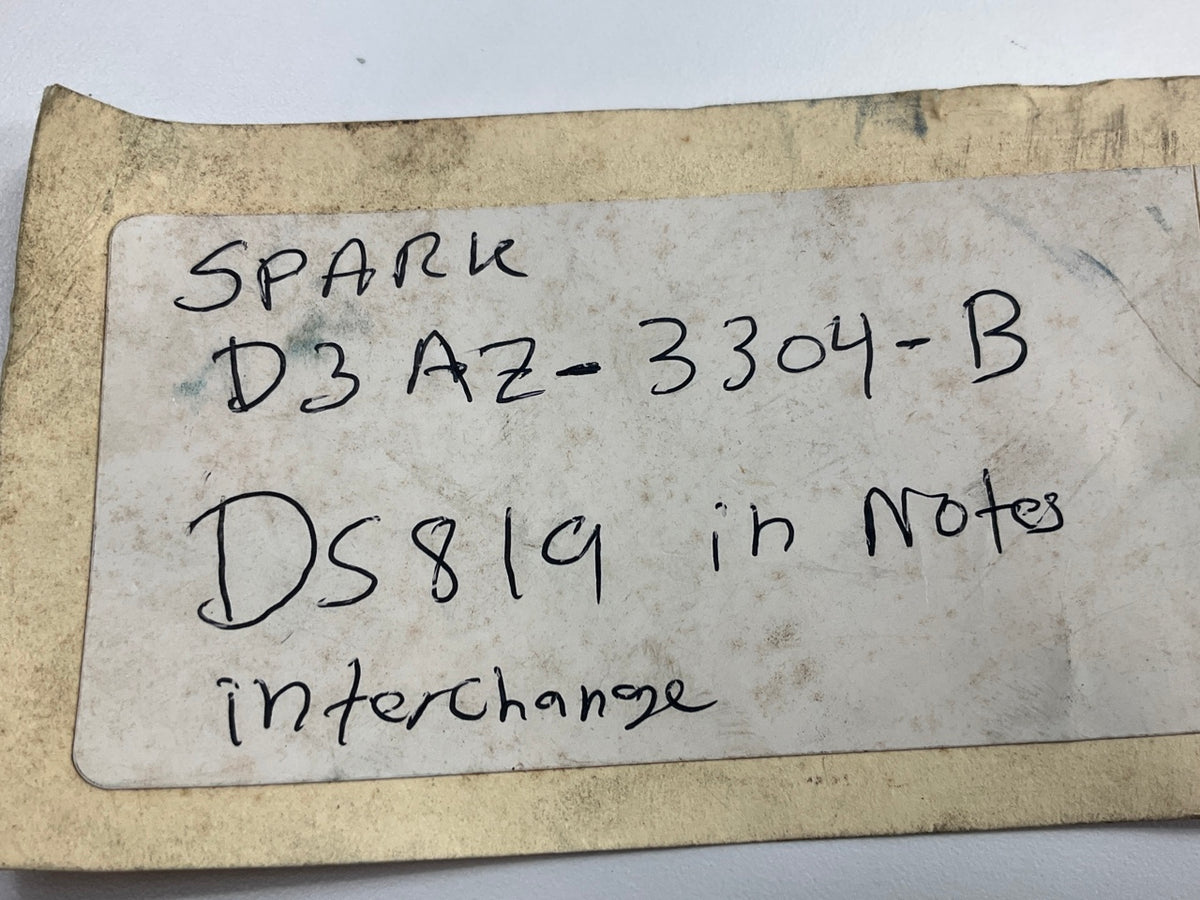 NEW - OUT OF BOX - OEM FORD D3AZ-3304-B Front Steering Center Link - DS819