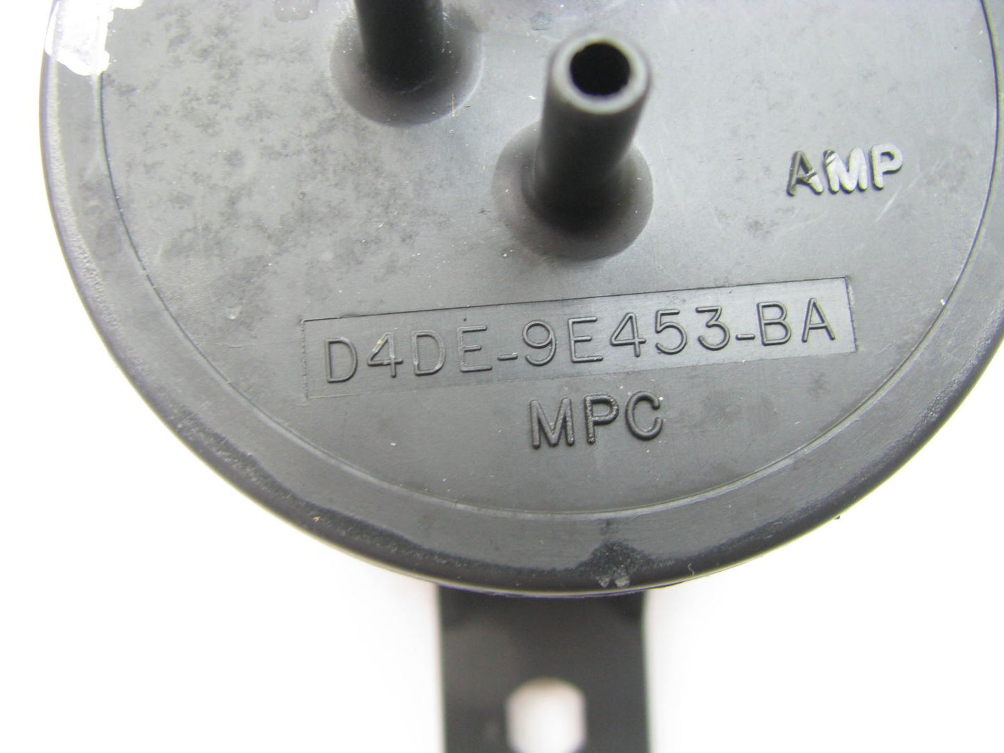 NEW - Out Of Box D4DE-9E453-BA Engine Vacuum Reservoir - D4DZ9E453B D4DZ9E453C
