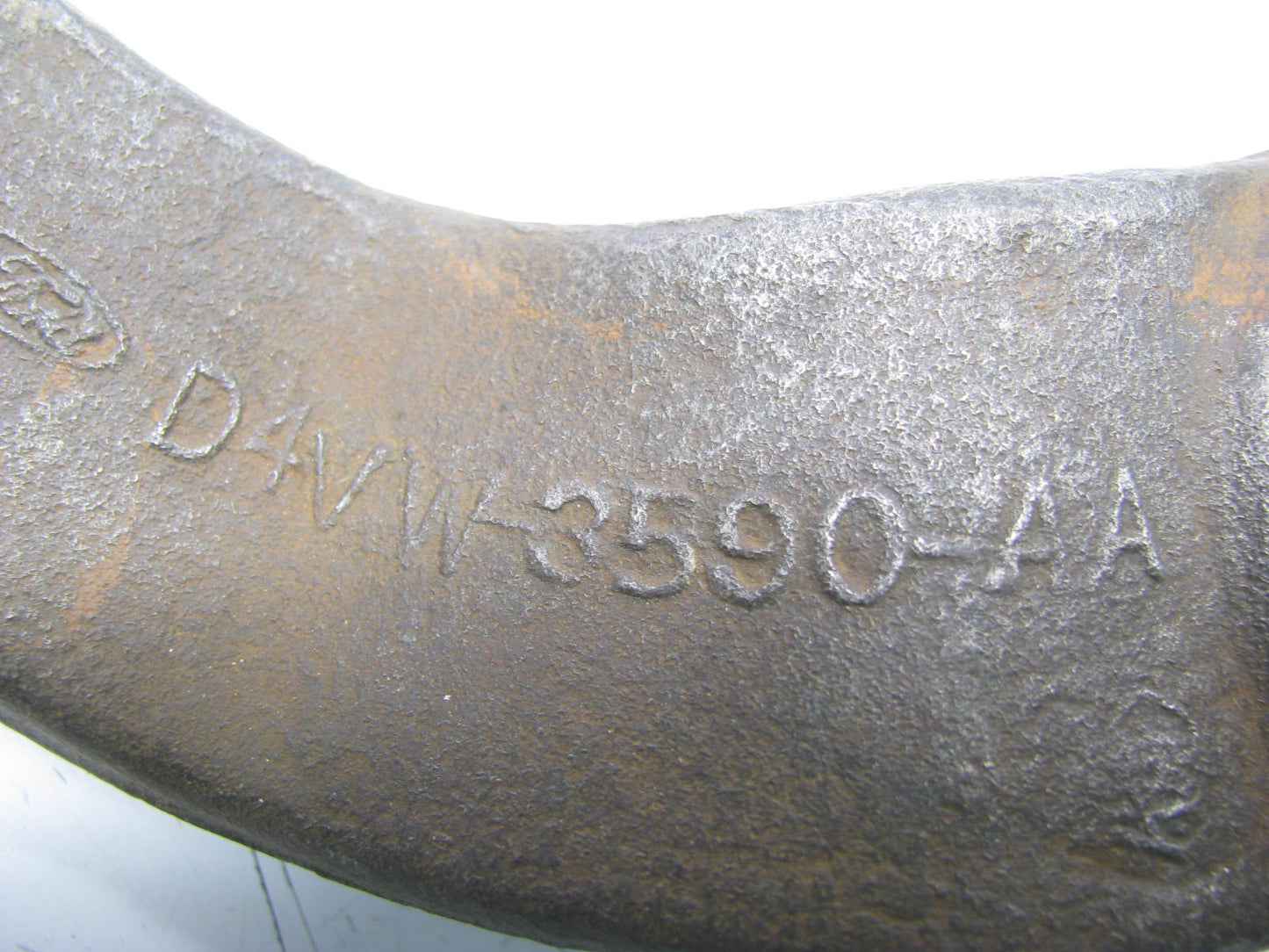 NEW UNBOXED OEM Ford D4VW-3590-AA Pitman Arm, Minor Surface Rust