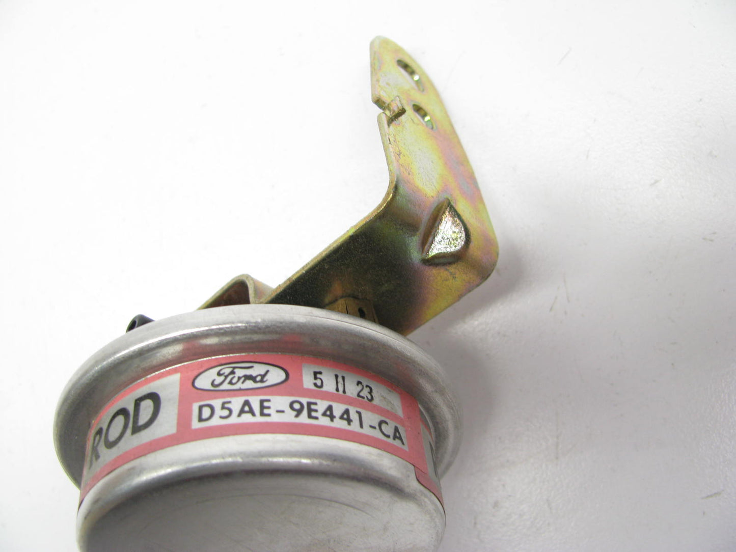 NEW - OUT OF BOX D5DE-9E441-CA Vacuum Differential Valve 1975 Ford Granada