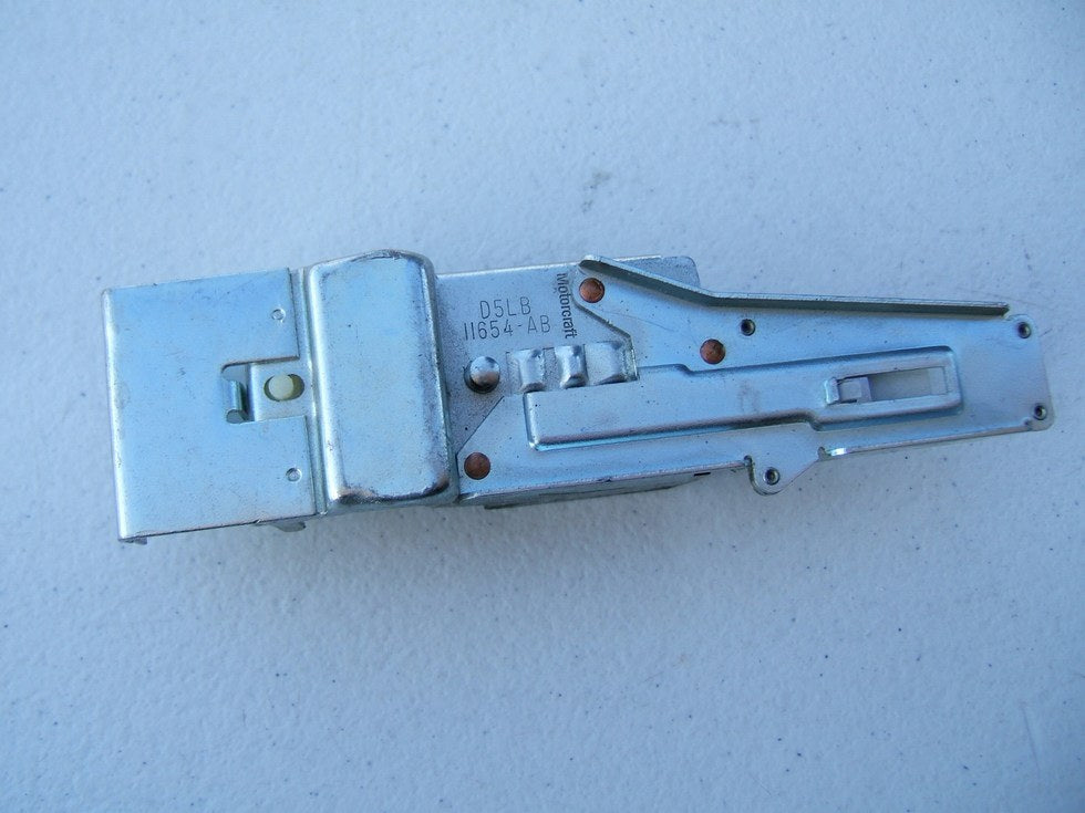 NEW - OUT OF BOX FORD D5LB-11654-AB Headlamp Switch 1975-76 Mark IV 77-79 Mark V