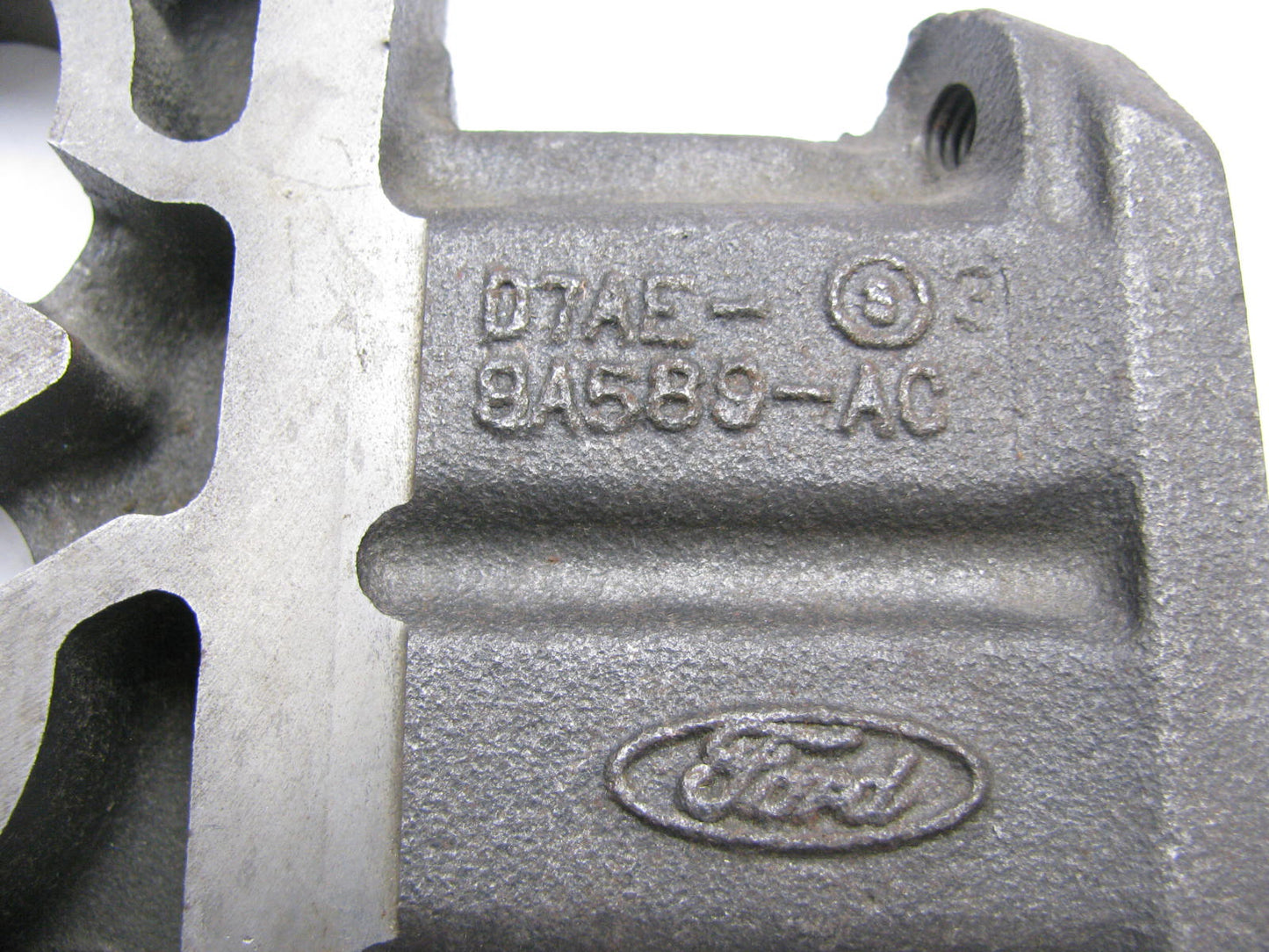 NEW - OUT OF BOX Ford 2 Barrel Carburetor EGR Adapter Plate Spacer D7AE-9A589-AC