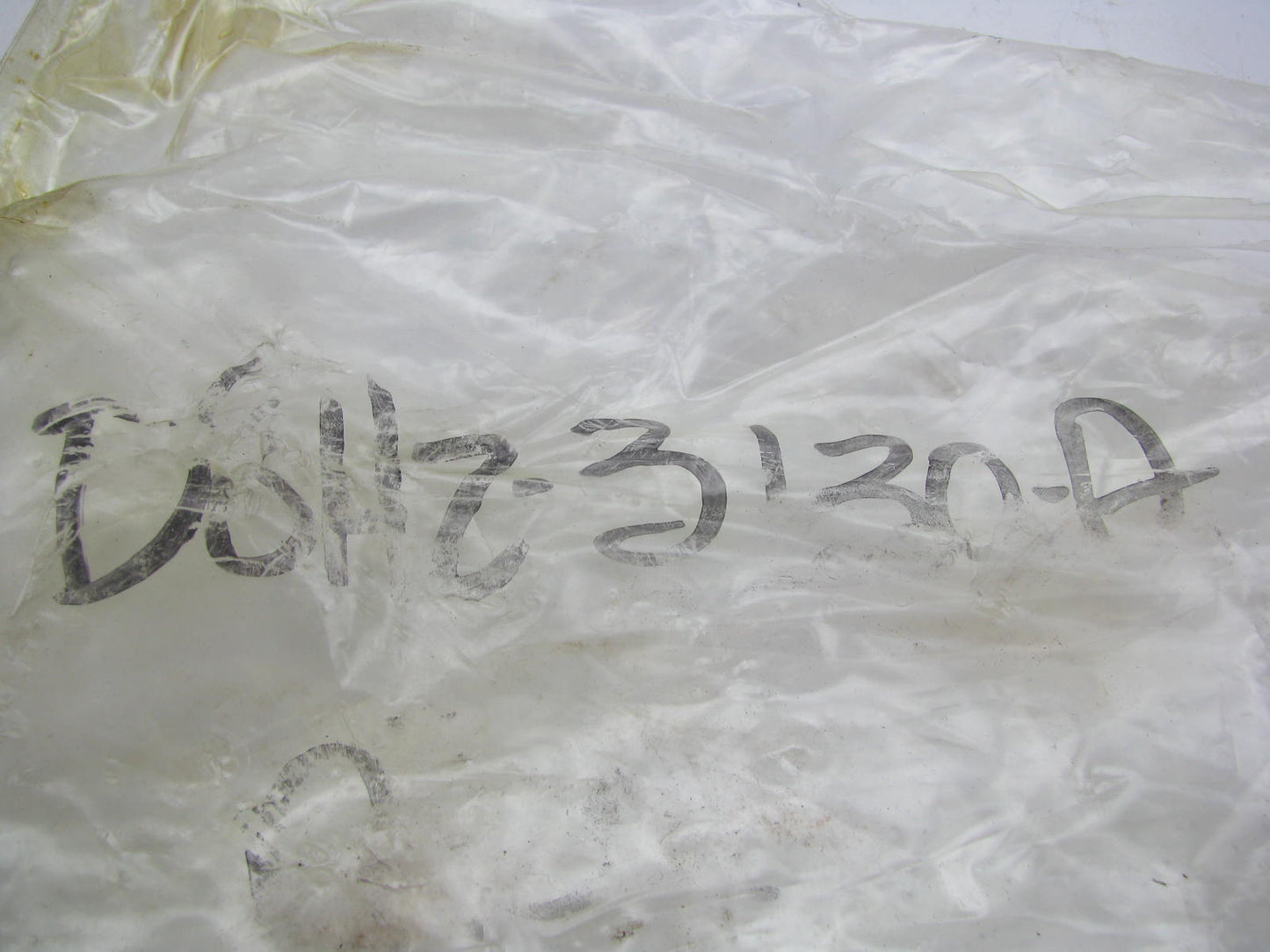 NEW - OUT OF BOX D8HZ-3130-A Right Steering Arm Spindle 1978-1982 CL-CLT900 12M