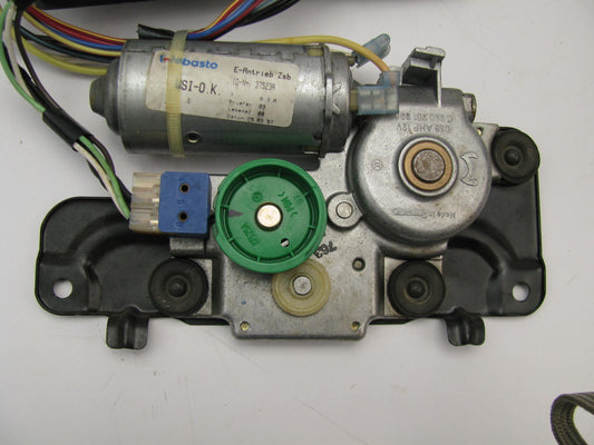 NEW - Out Of Box DN101-1296-D-2200A-B Sunroof Motor & Harness 96-98 Taurus Sable