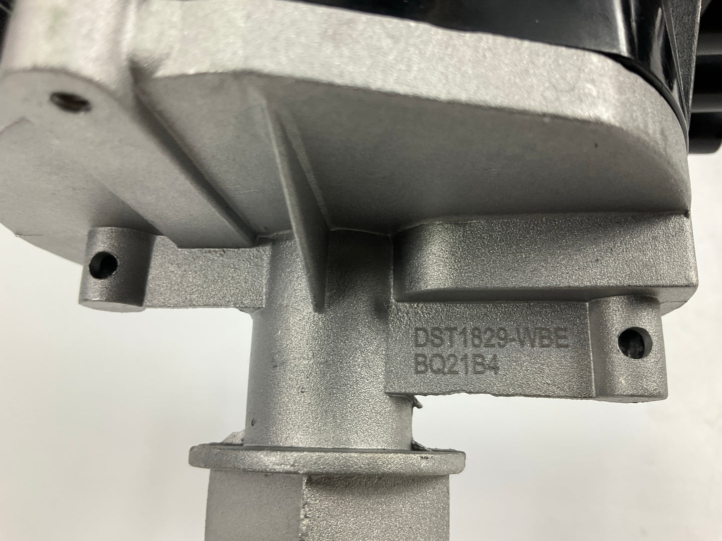 NEW UNBOXED DST1829-WBE Ignition Distributor - Chevy GMC Vortec 5.0L 5.7L