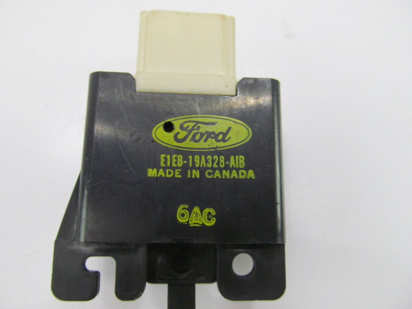 NEW - OUT OF BOX FORD E1EB-19A328-A1B Rear Window Defroster Defogger Switch