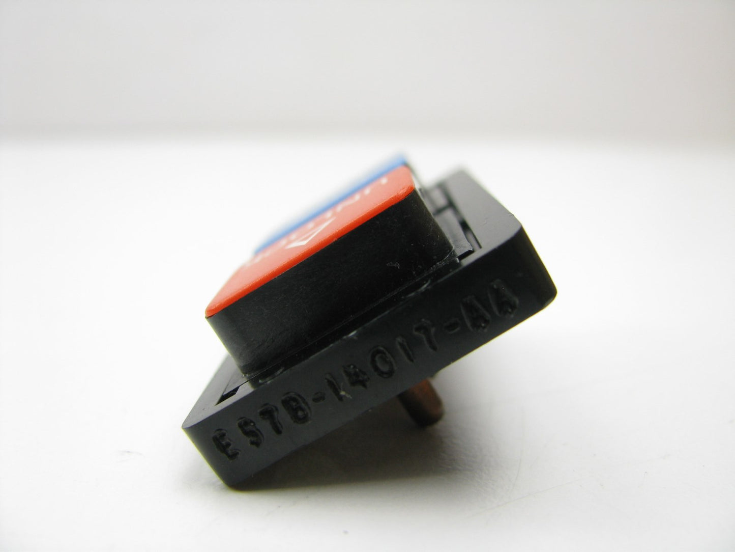 NEW - OUT OF BOX - OEM Ford E57B-14017-AA Door Lock Un-lock Switch