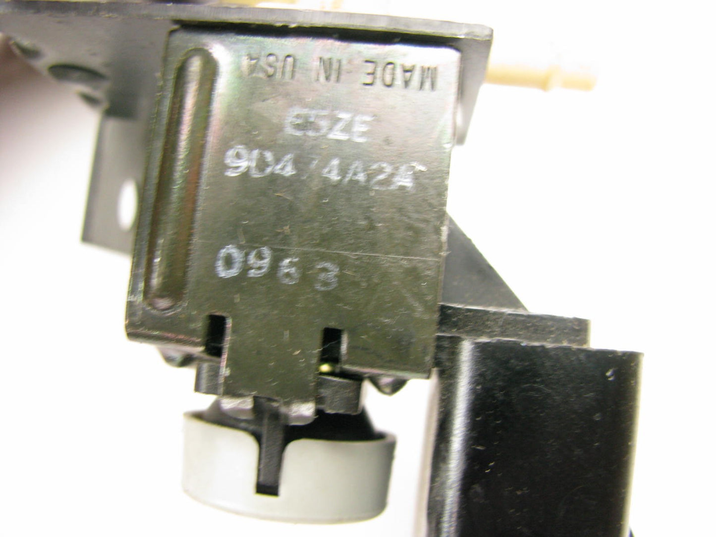 NEW - OUT OF BOX - OEM Ford E5ZE-9D474-A2A EGR Vacuum Valve Solenoid