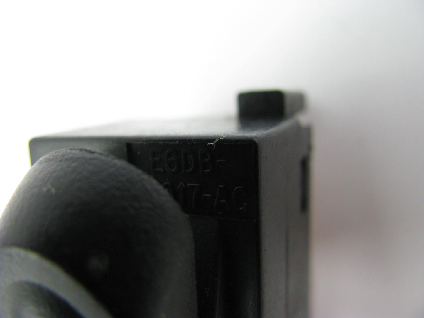 NEW - OUT OF BOX - OEM FORD E6DB-14017-AC Power Door Lock Switch - Front Right