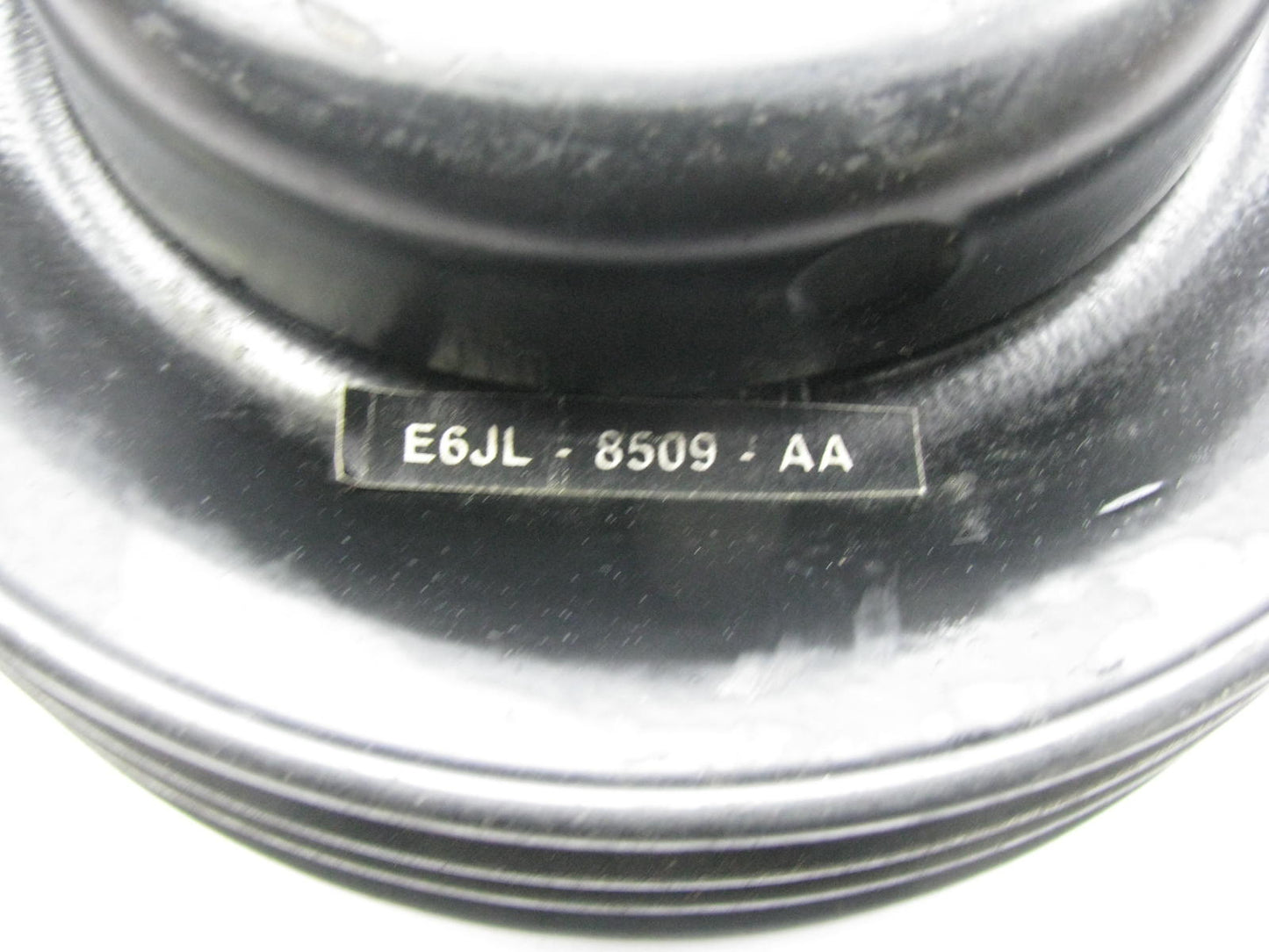 NEW UNBOXED OEM Ford E6JL-8509-AA Water Pump Pulley For VSG 411 413 Industrial