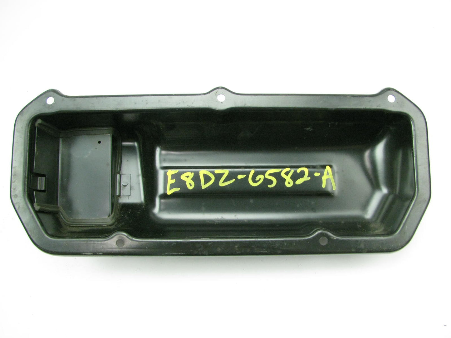 NEW - OUT OF BOX FORD E8DZ-6582-A Right Engine Valve Cover 1988 3.8L-V6