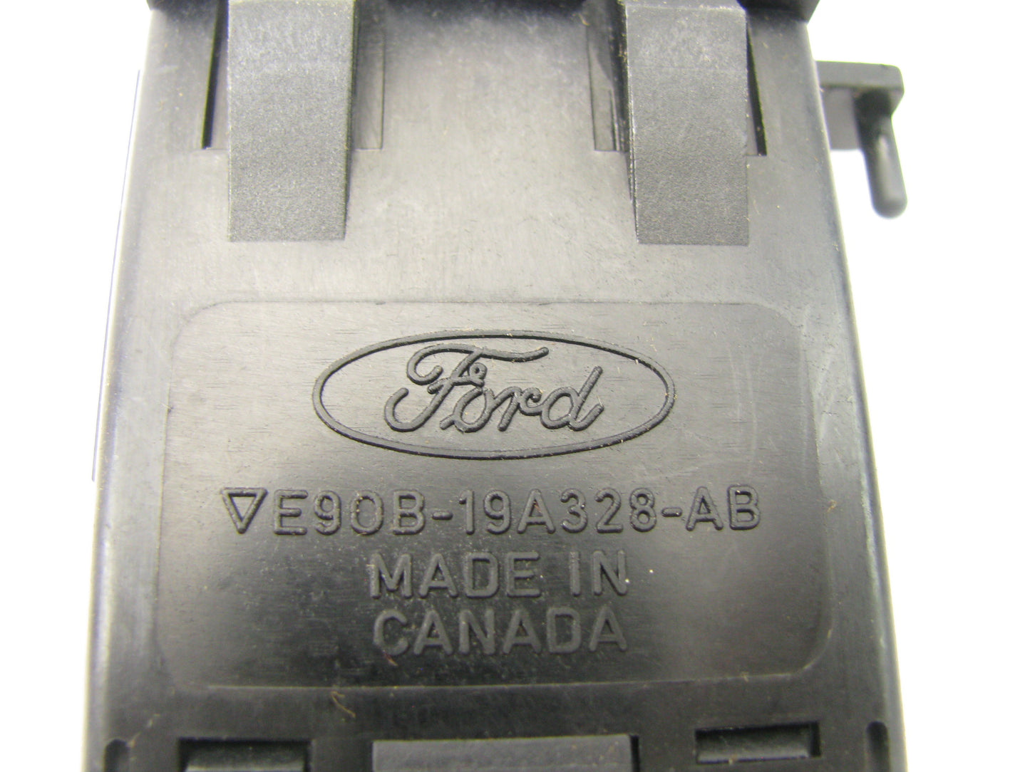 NEW - OUT OF BOX E90B-19A328-AB Rear Defrost Switch 1991-94 Lincoln Continental