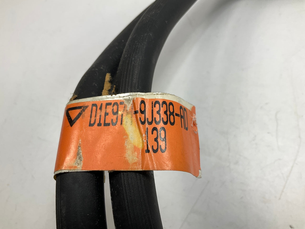 NOS 1989 Ford OEM Fuel Pressure Hose Line Tubes D1E97A-9J338-AD / E97A-9J338-AD